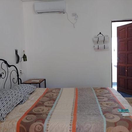 Hostal Los Faroles 치코아나 외부 사진