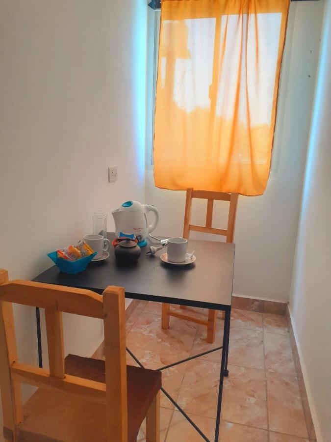 Hostal Los Faroles 치코아나 외부 사진