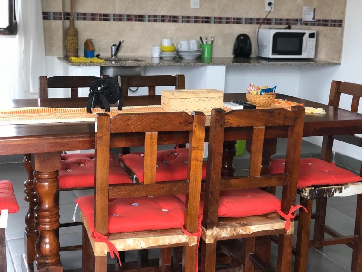 Hostal Los Faroles 치코아나 외부 사진